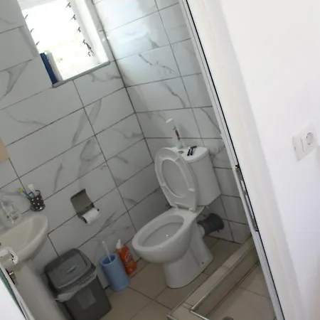Benardo Guest house *